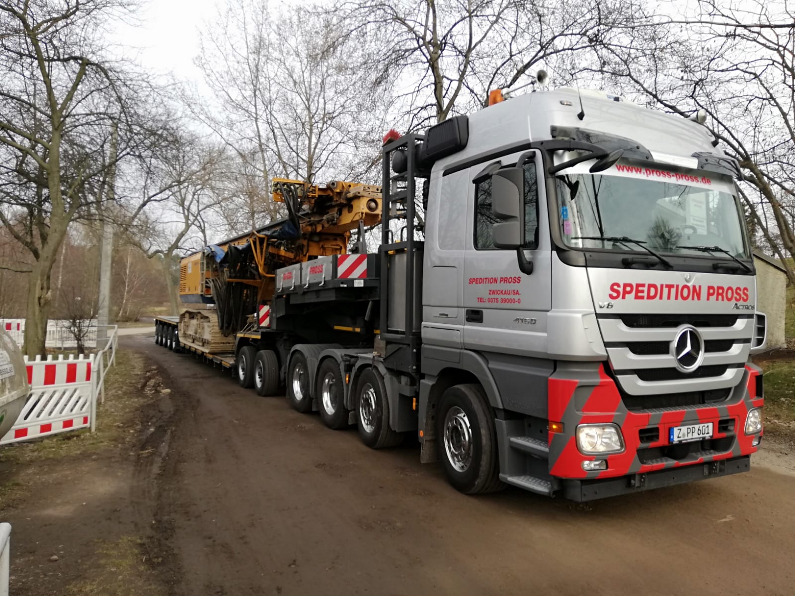 LKW der Spedition Pross